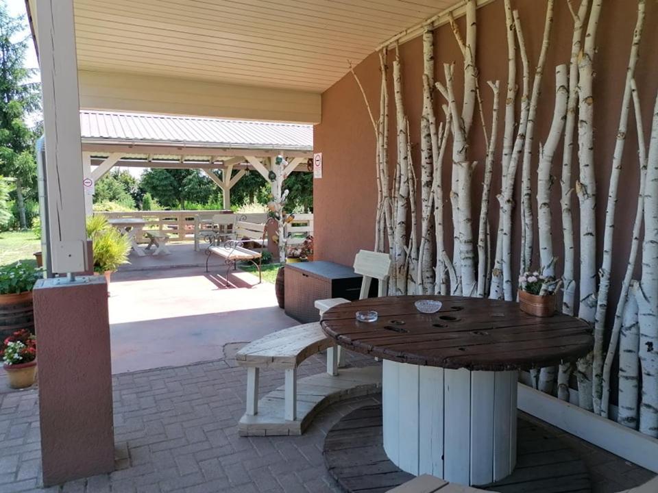 Hartmann Panzio Bed & Breakfast Barcs Luaran gambar